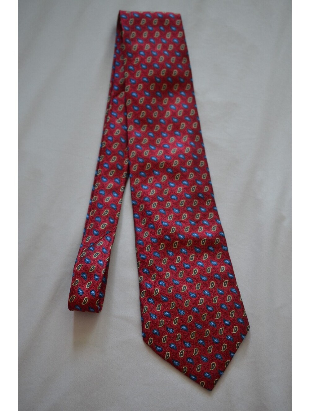 Roundtree & Yorke 100% Silk Tie Red Blue Gold Paisley Handmade USA